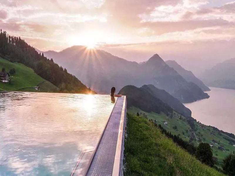 longest infinity pool in the world