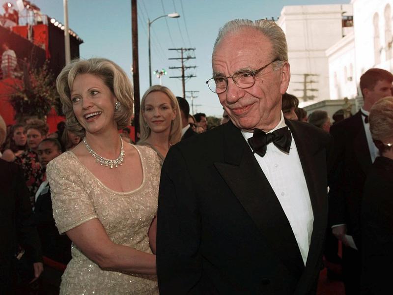 RupertMurdoch and Anna (Torv) Murdoch arrive at the Academy Awards in Los Angeles in 1998.